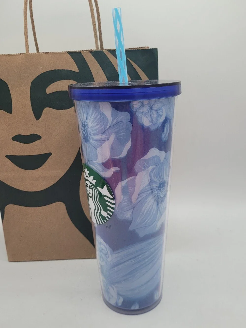 Starbucks Desert Floral Cactus cold cup is a 24 fl oz